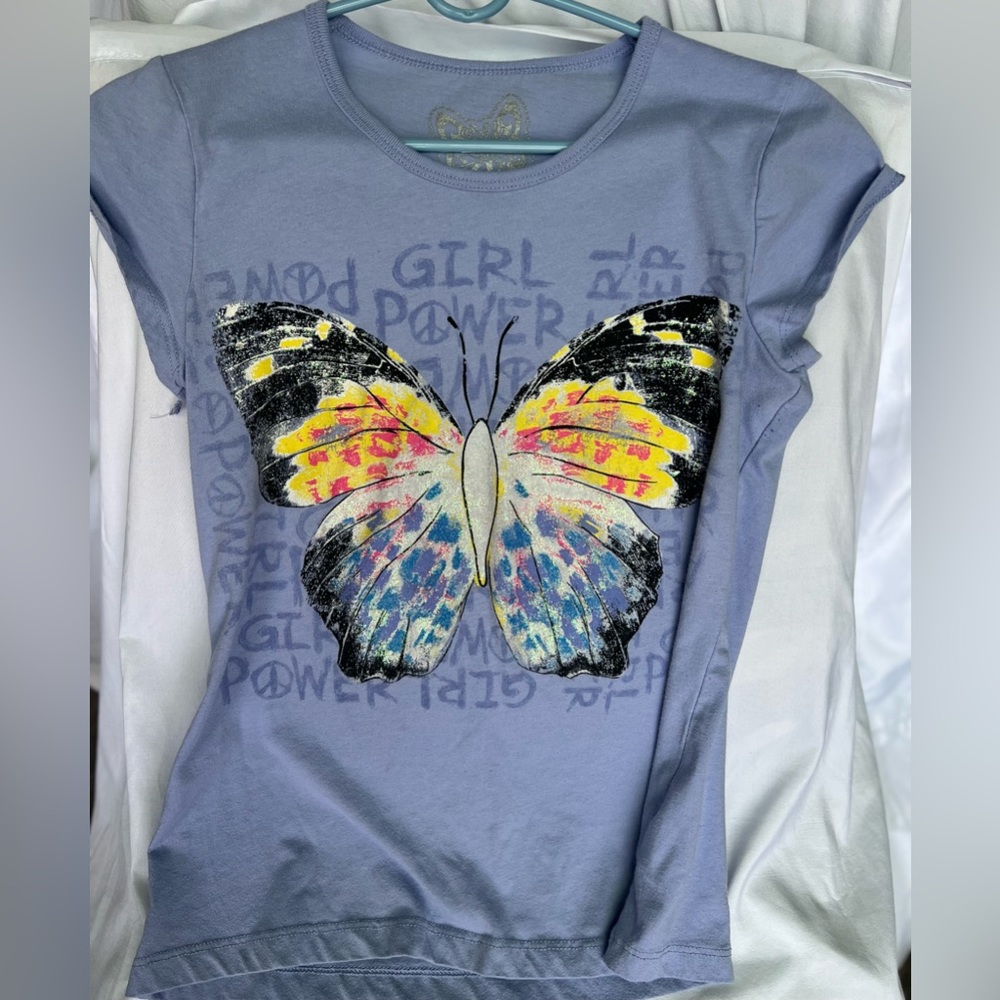 Short sleeve tee in excellent condition